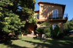 Castelli Romani Villa in the shade of the chestnut tree